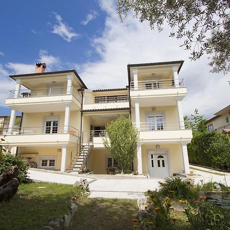 Apartments Rajci 罗维尼 外观 照片