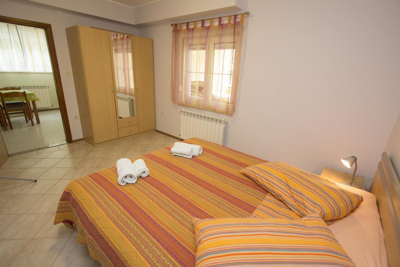 Apartments Rajci 罗维尼 外观 照片