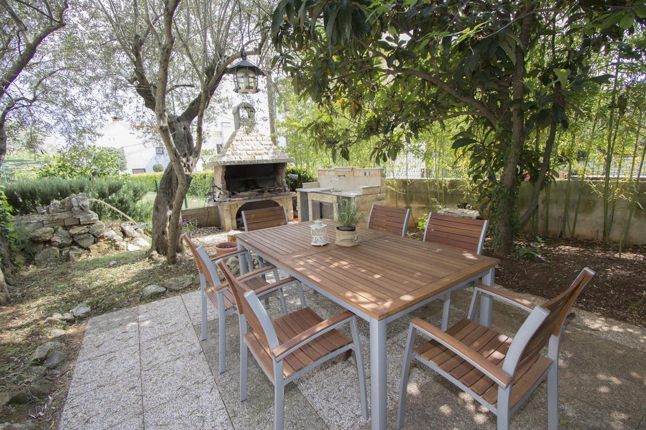 Apartments Rajci 罗维尼 外观 照片