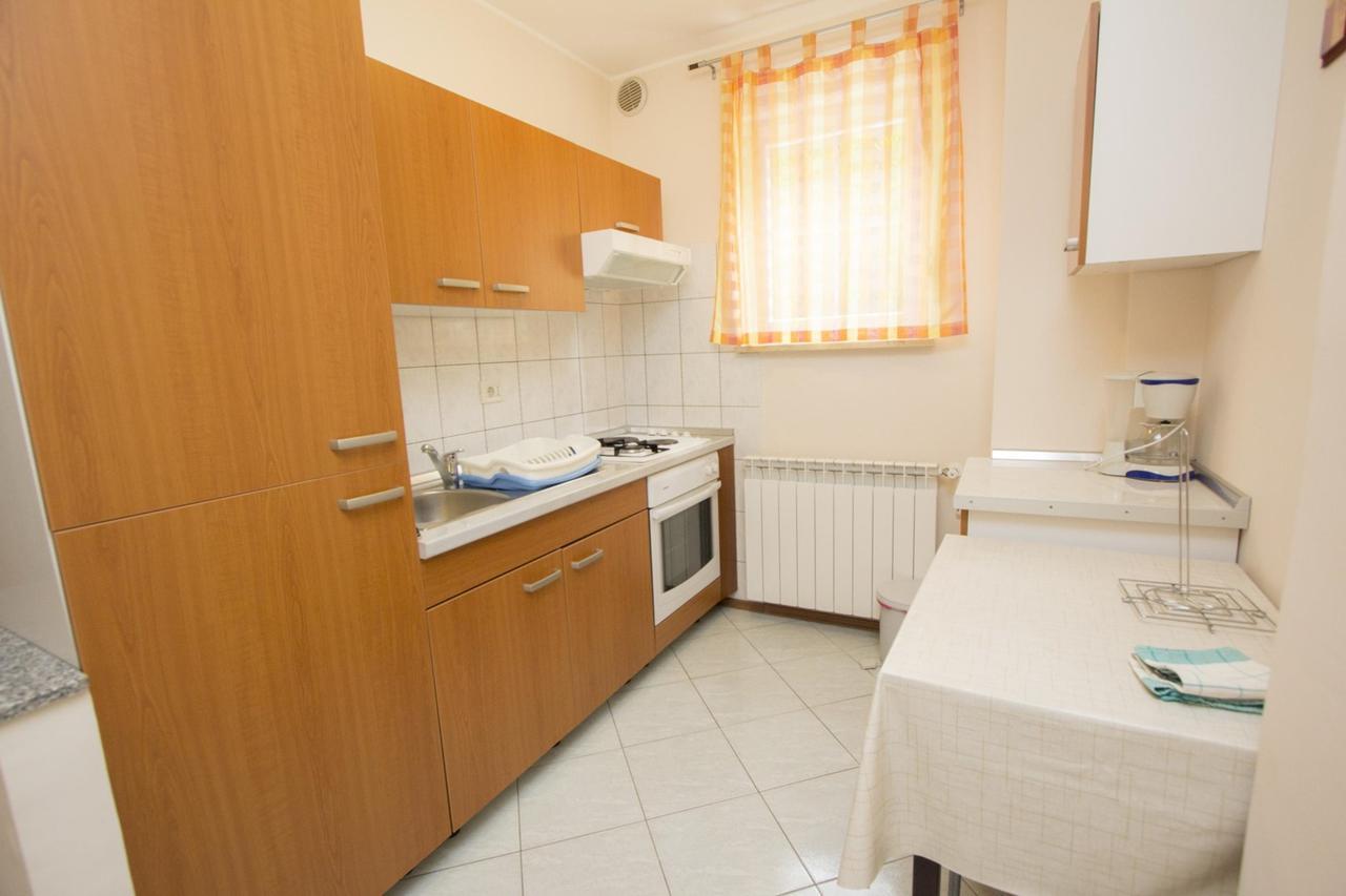 Apartments Rajci 罗维尼 外观 照片