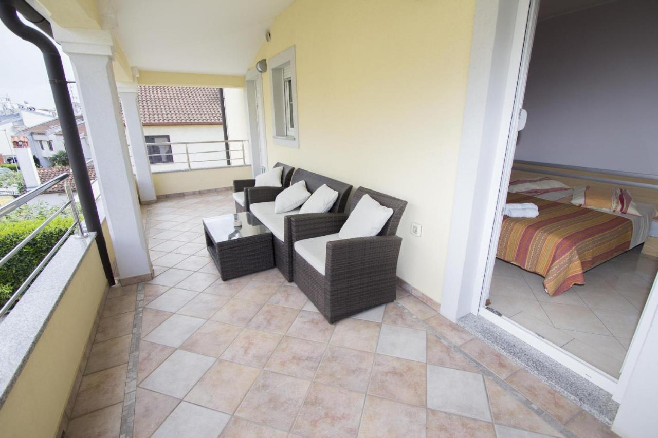 Apartments Rajci 罗维尼 外观 照片