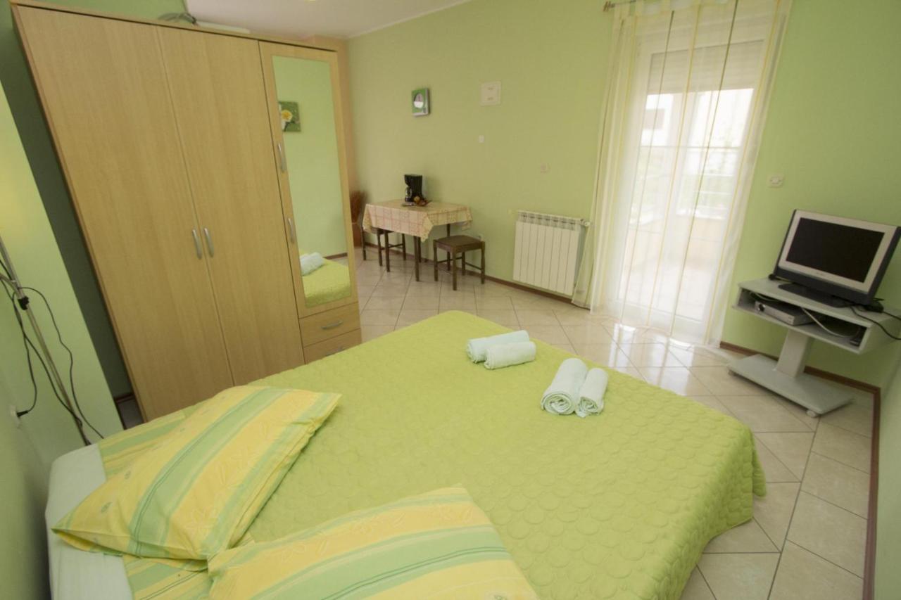 Apartments Rajci 罗维尼 外观 照片