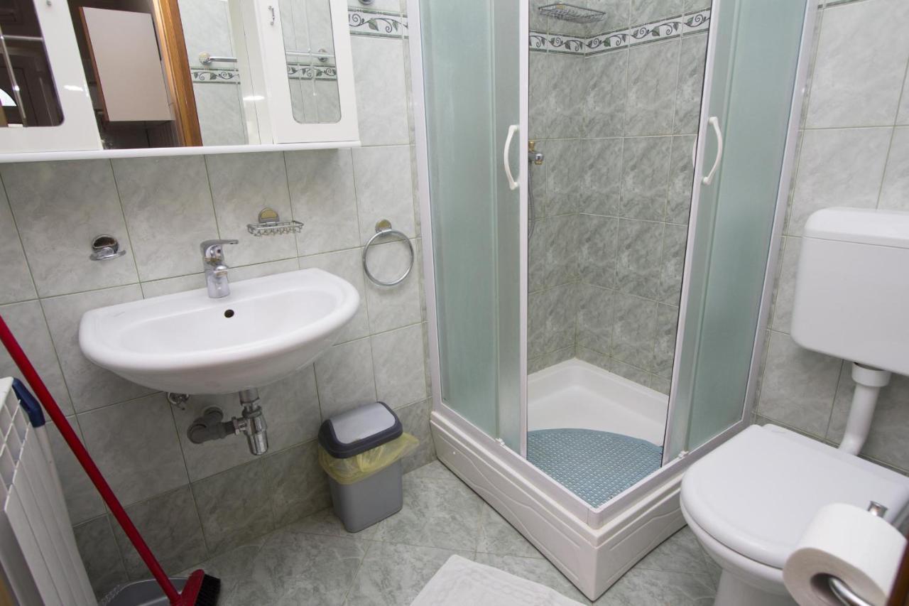 Apartments Rajci 罗维尼 外观 照片