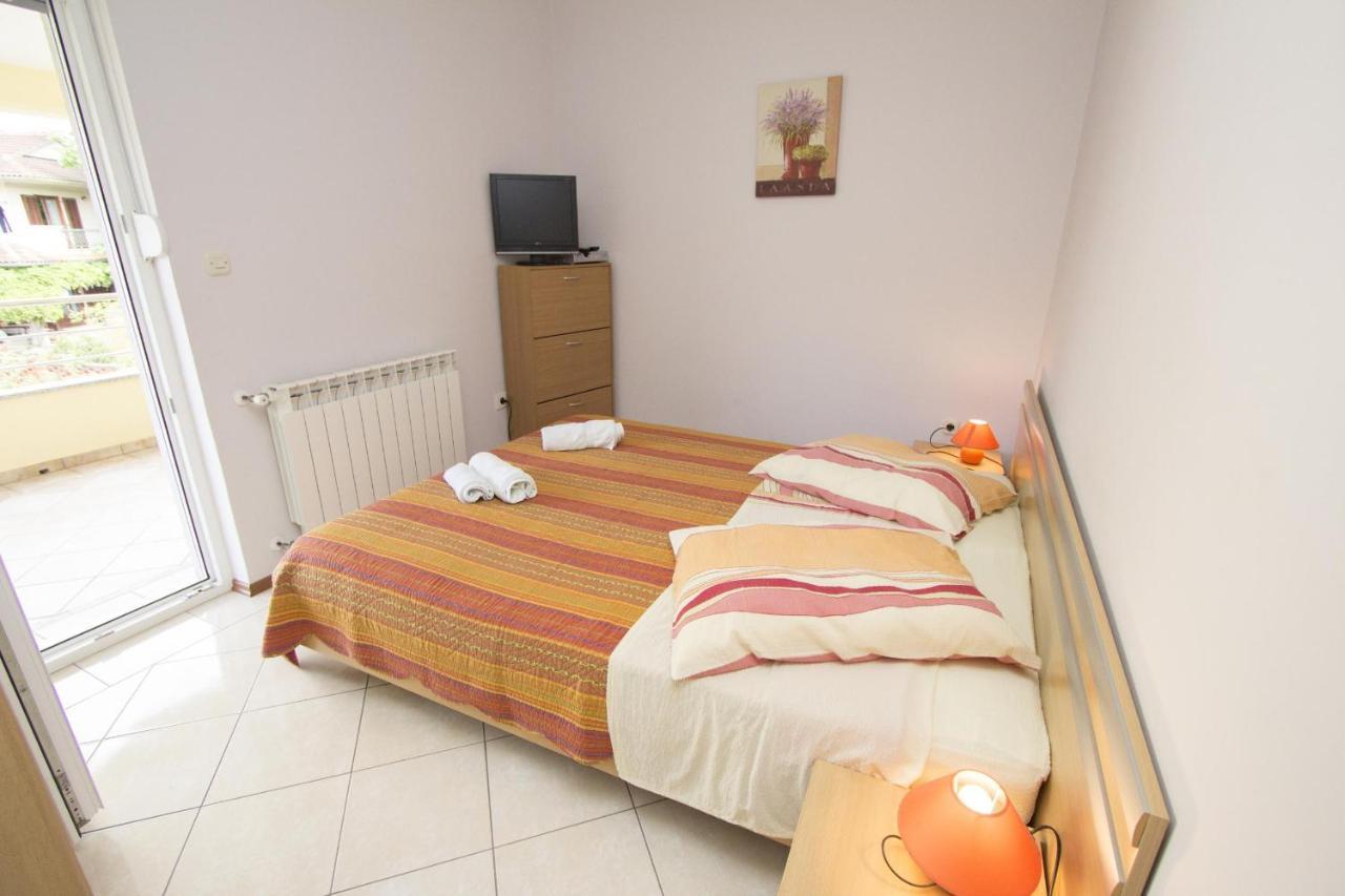 Apartments Rajci 罗维尼 外观 照片