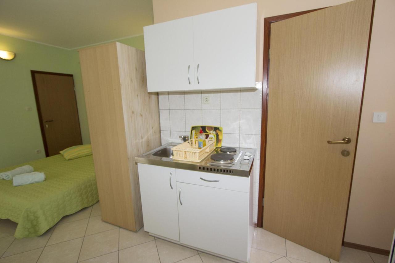 Apartments Rajci 罗维尼 外观 照片