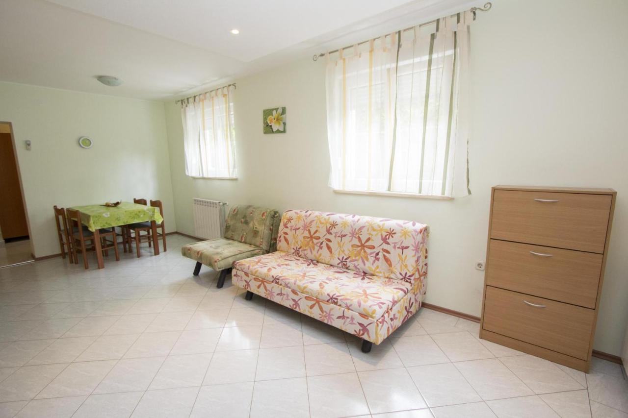 Apartments Rajci 罗维尼 外观 照片