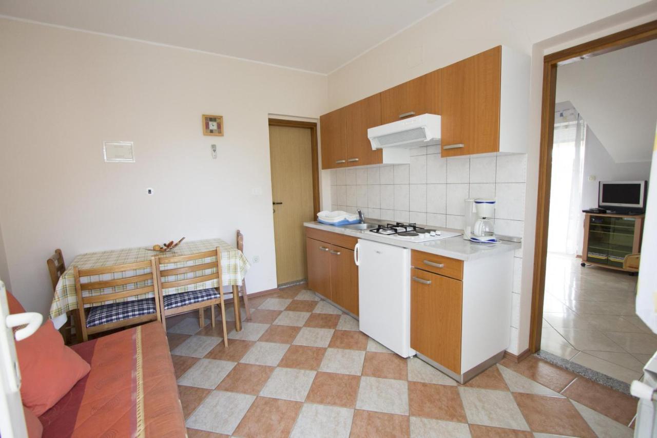 Apartments Rajci 罗维尼 外观 照片