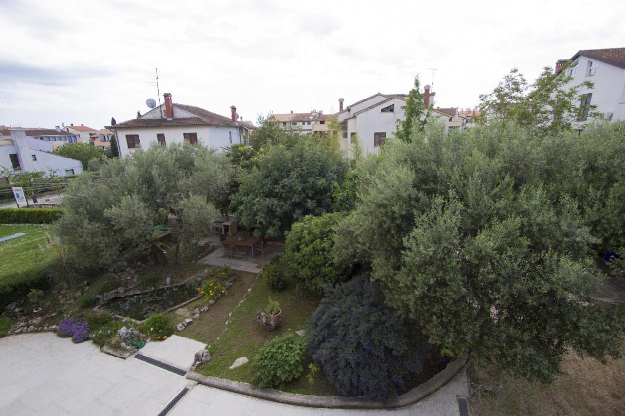 Apartments Rajci 罗维尼 外观 照片